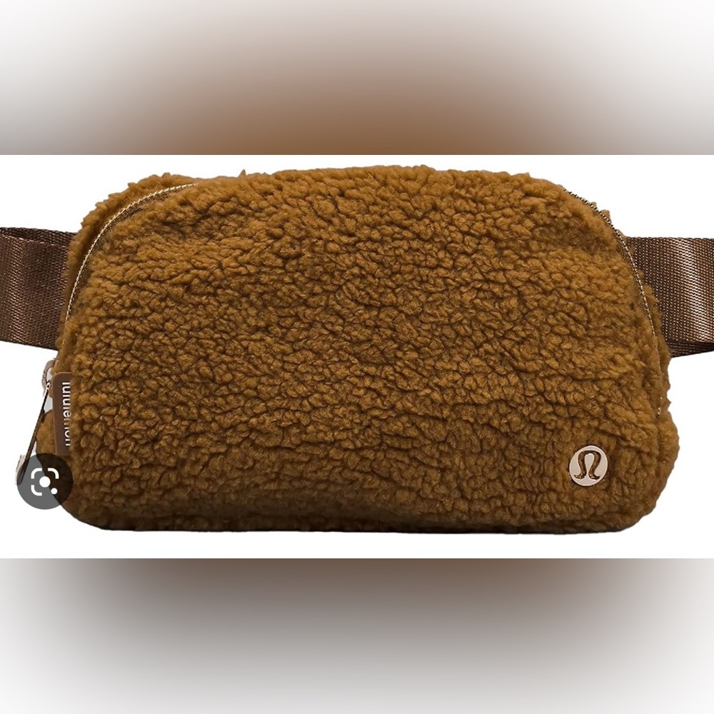 Lululemon belt bag! 🤎